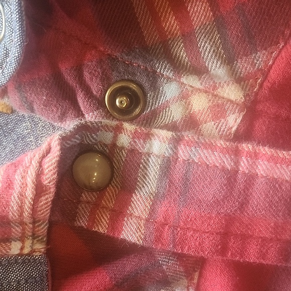Jacks Girlfriend Red/Blue Plaid Pearl Snap Light Flannel Top Size L - Picture 9 of 16